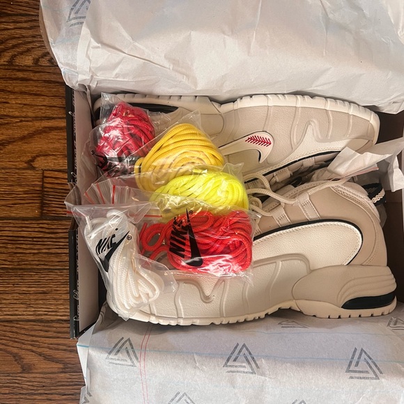 Nike sneakers - Picture 8 of 10